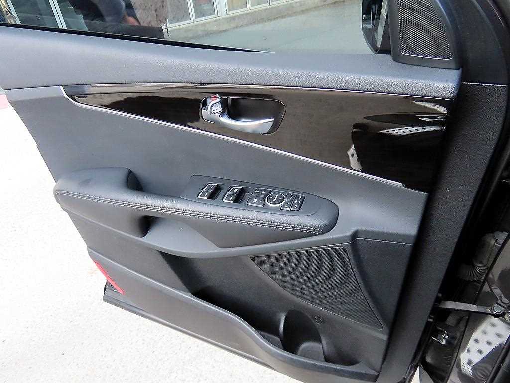 KIA Sorento - Vista 11