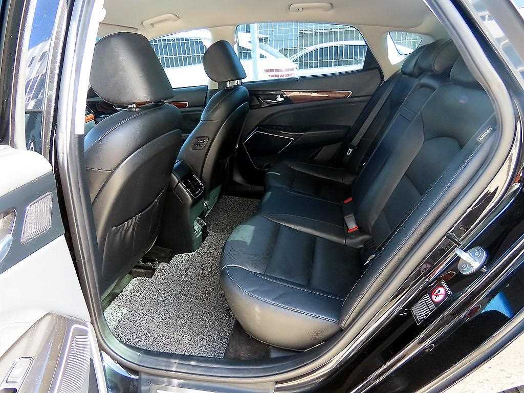 KIA K7 - Vista 6