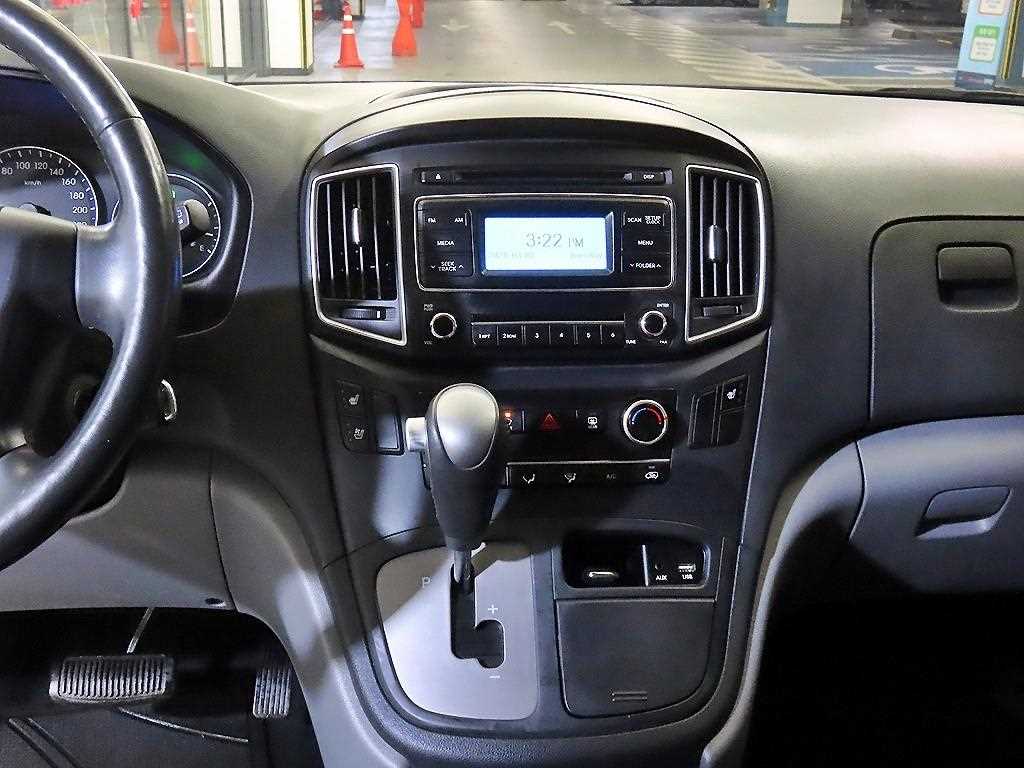 HYUNDAI Starex - Vista 11