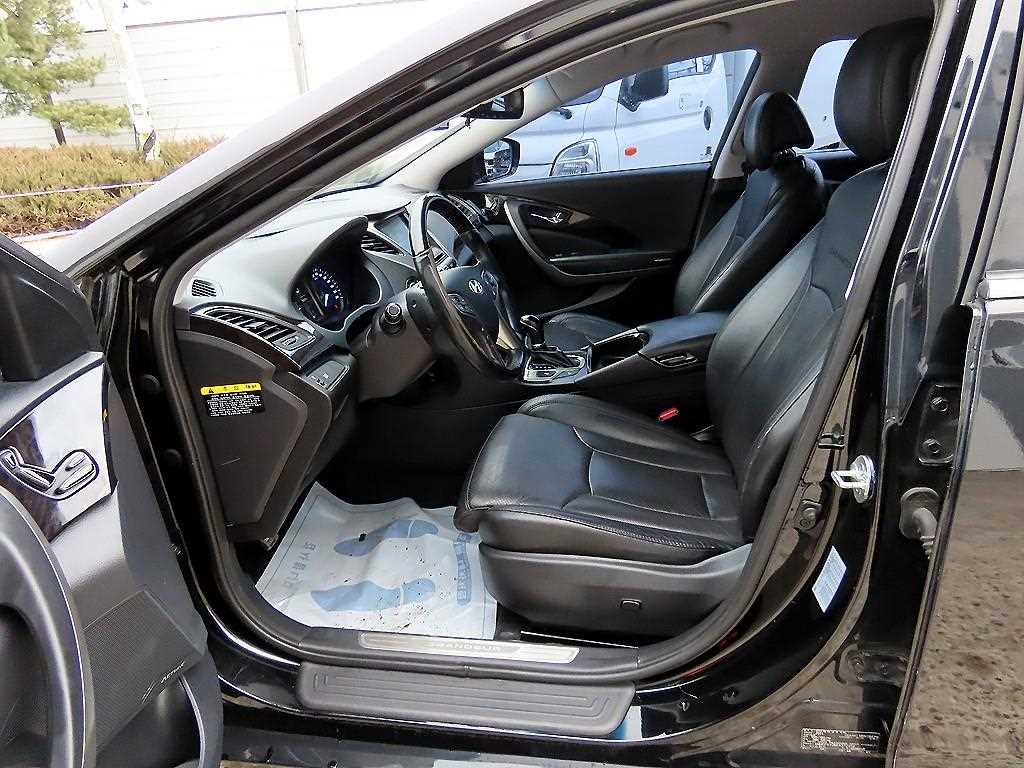 HYUNDAI Grandeur - Vista 5