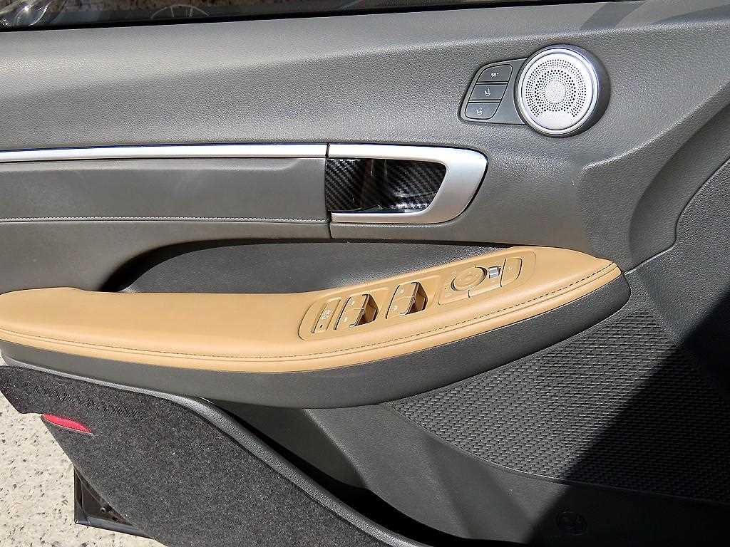 HYUNDAI Sonata - Vista 12