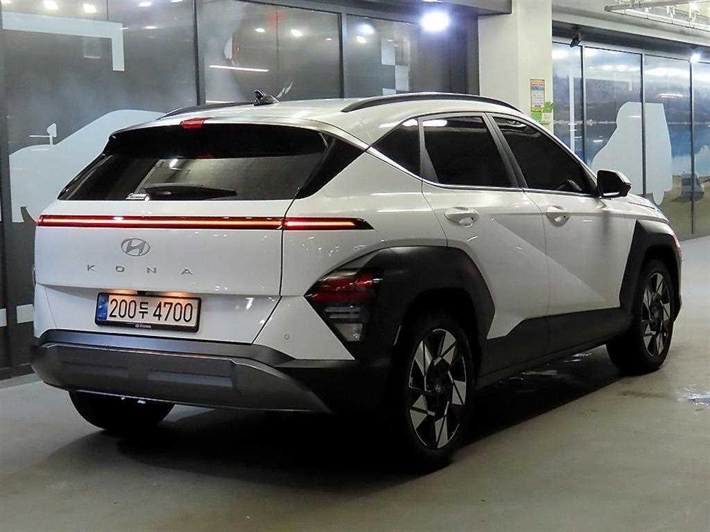 HYUNDAI Kona - Vista 4