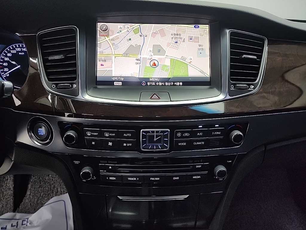 HYUNDAI Equus - Vista 10