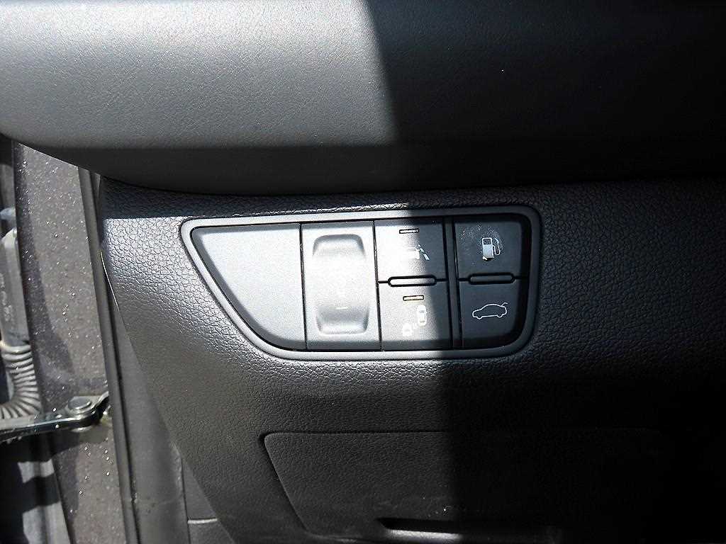 Genesis G70 - Vista 12