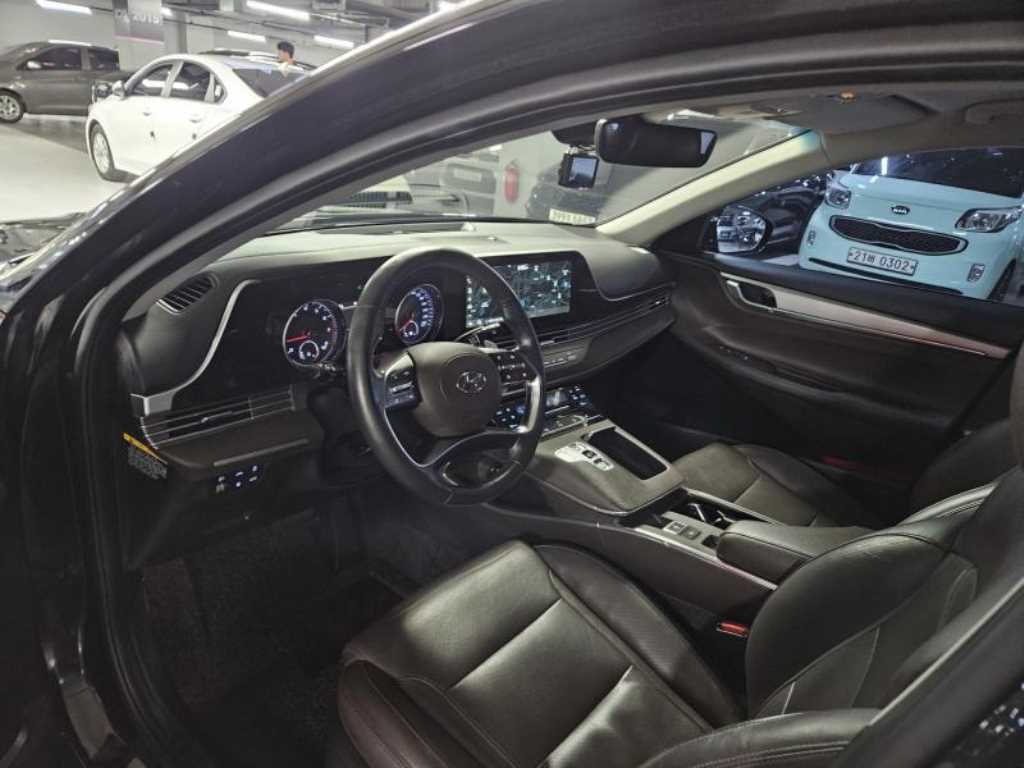 HYUNDAI Grandeur - Vista 5