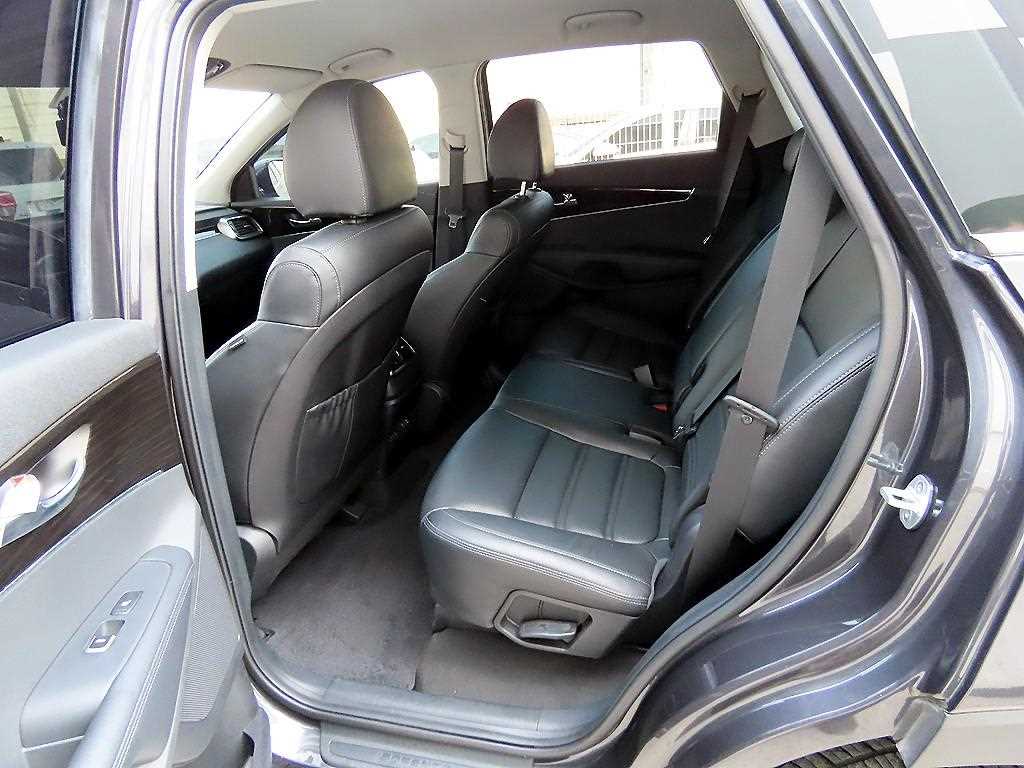 KIA Sorento - Vista 6