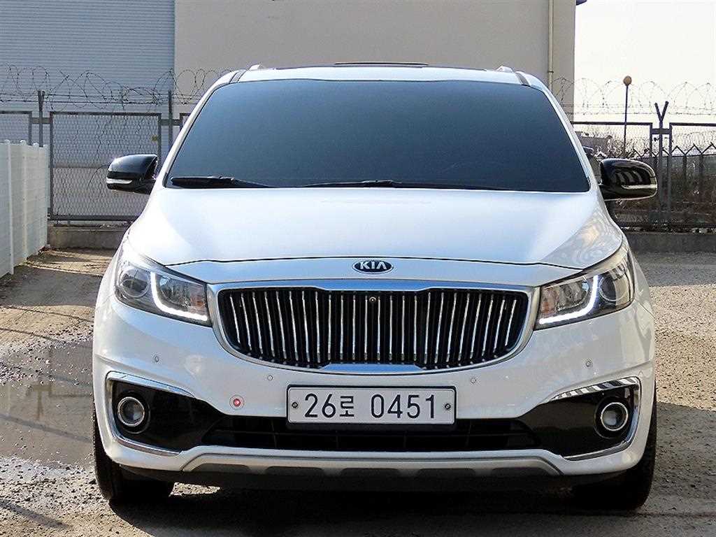 KIA Carnival 2017 Negro - Importación desde Corea - HF Imports Iquique - Foto 1