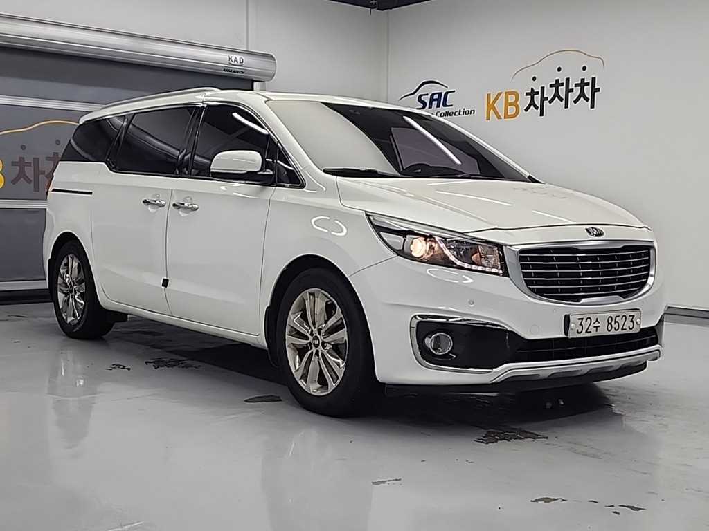 KIA Carnival - Vista 4