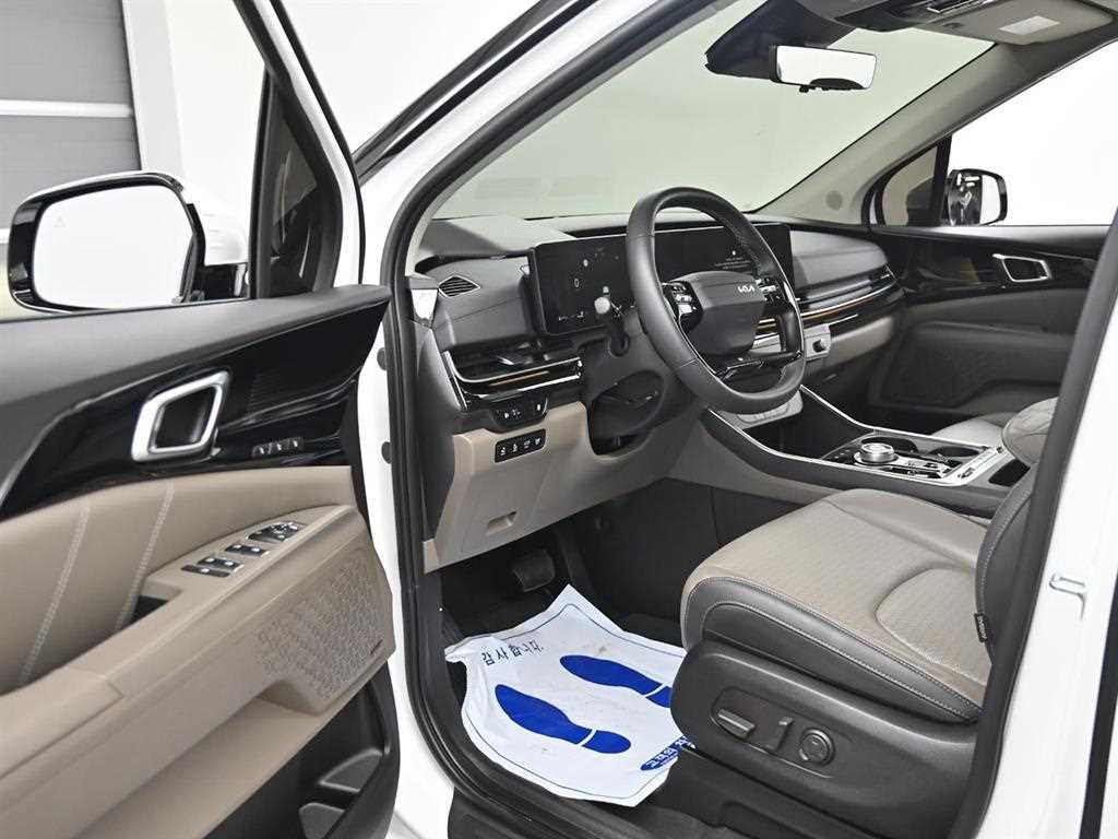 KIA Carnival - Vista 8