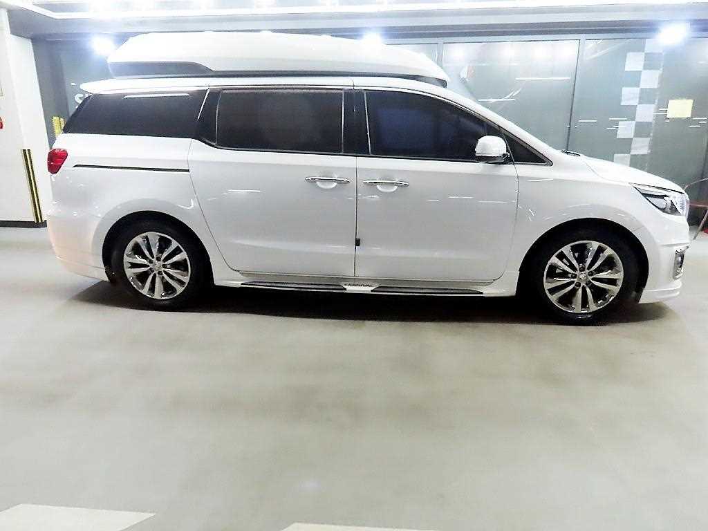 KIA Carnival - Vista 3