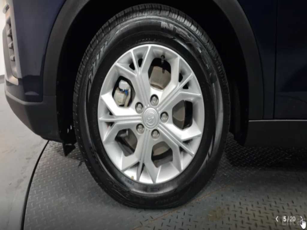 Ssangyong Tivoli - Vista 5