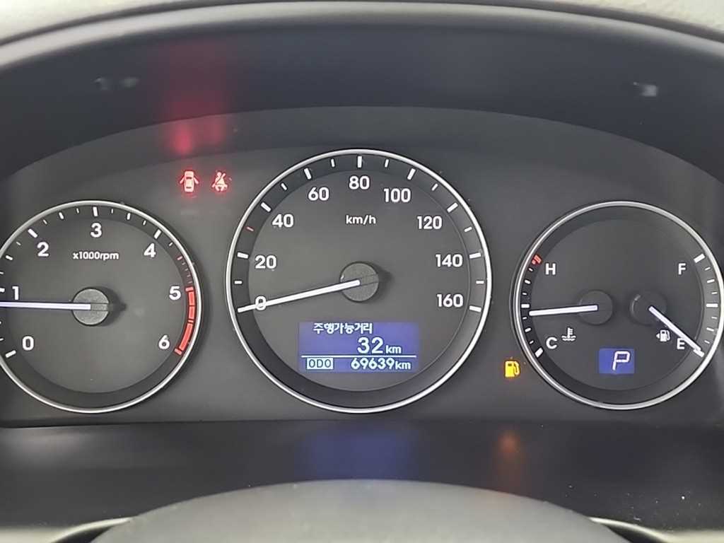 HYUNDAI Starex - Vista 6