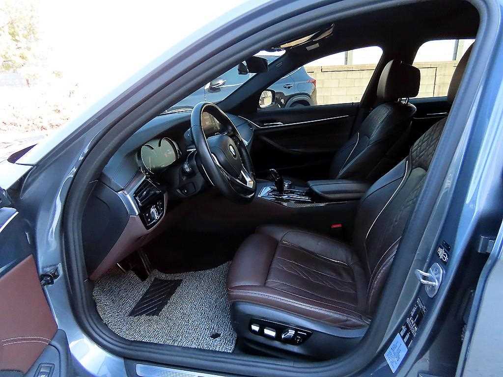 BMW 5 Series - Vista 5