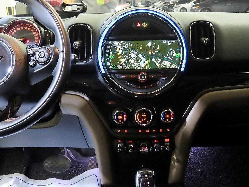 Mini Countryman - Vista 11