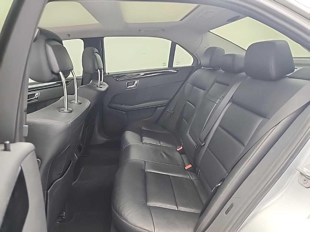 Mercedes Benz E class 2011 Gris - Importación desde Corea - HF Imports Iquique - Foto 17