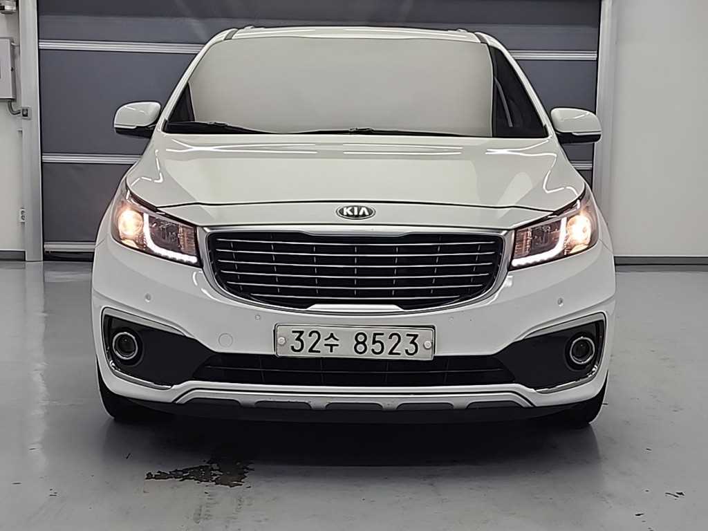 KIA Carnival - Vista 2