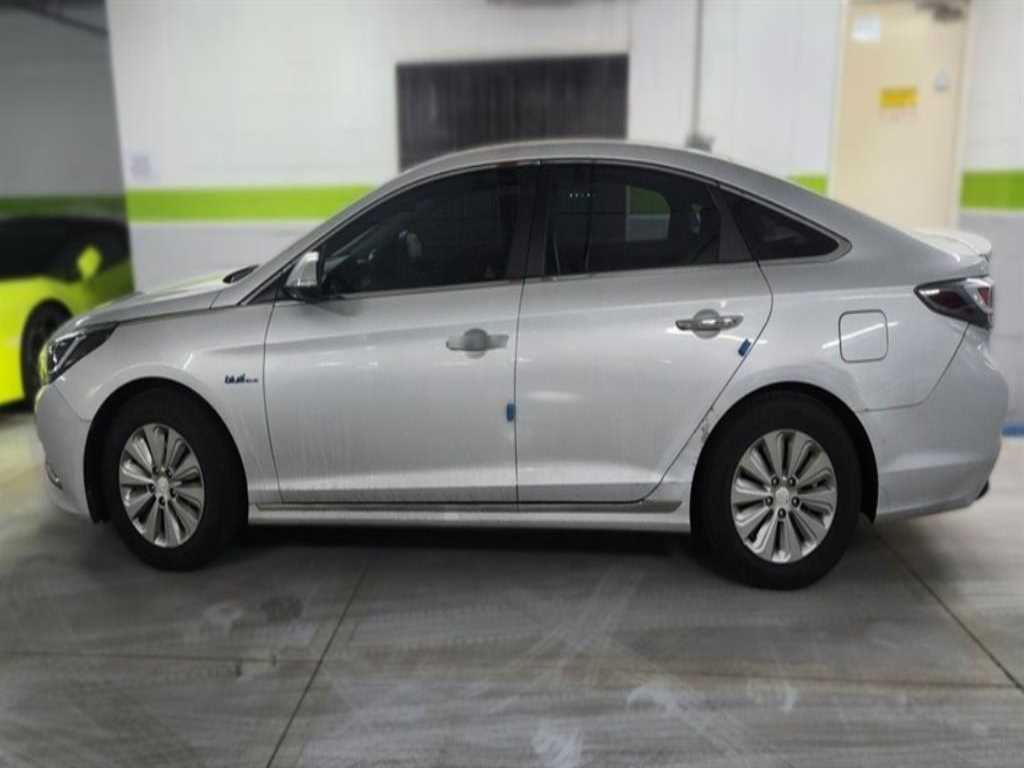 HYUNDAI Sonata - Vista 7