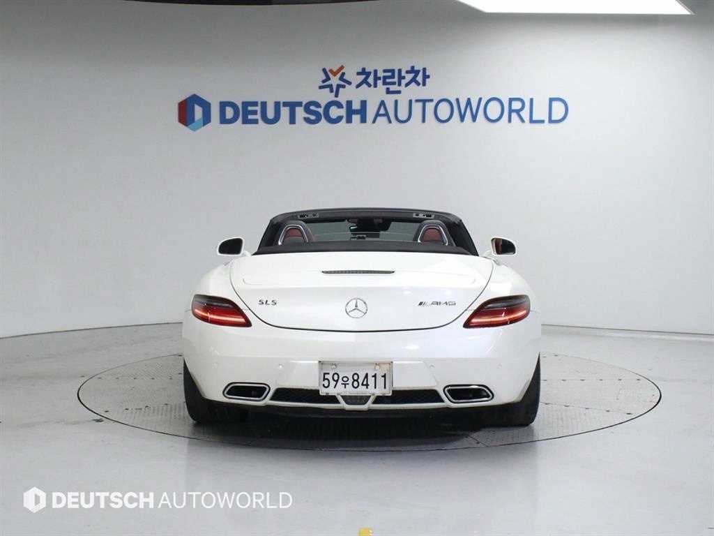Mercedes Benz SLS AMG - Vista 4
