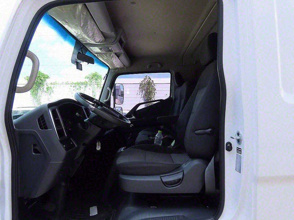 medium and large cargo truck - Vista 8