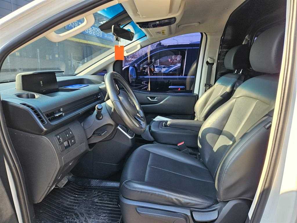 HYUNDAI Staria - Vista 6