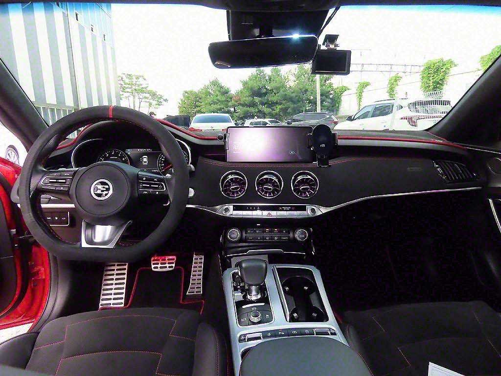 KIA Stinger - Vista 7