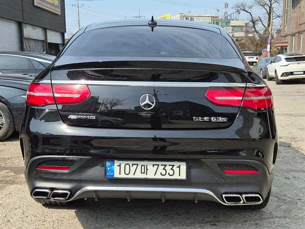 Mercedes Benz GLE Class - Vista 5
