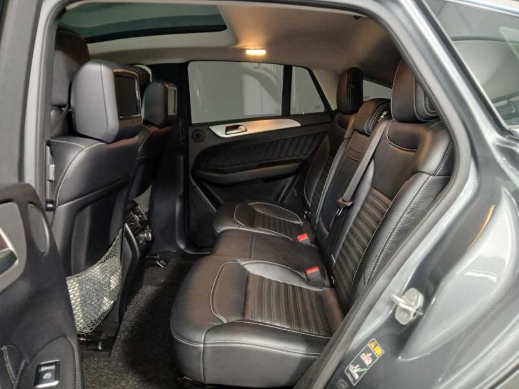 Mercedes Benz GLE Class - Vista 7