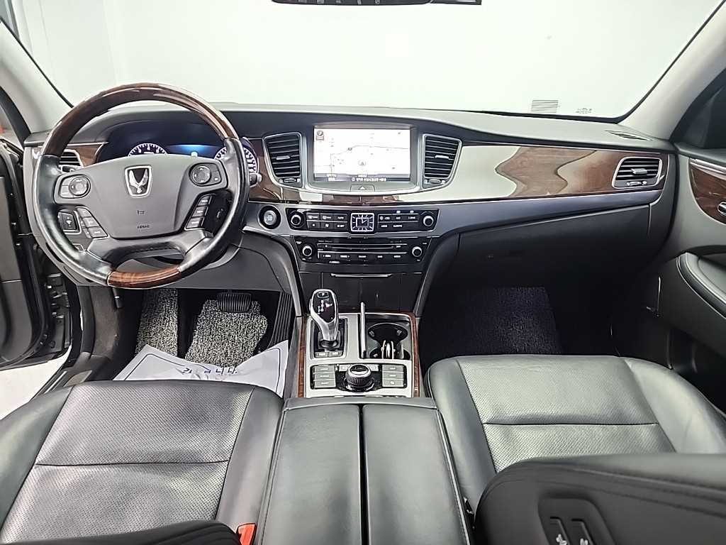 HYUNDAI Equus - Vista 7