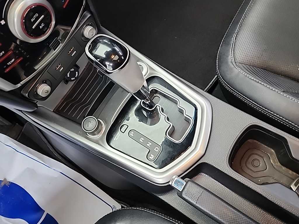 Ssangyong Tivoli - Vista 8