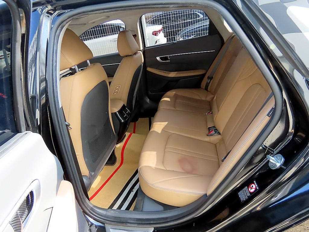 HYUNDAI Sonata - Vista 6