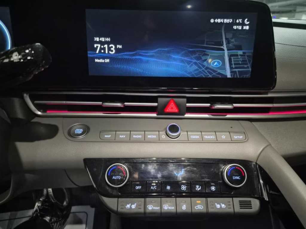 HYUNDAI Avante - Vista 10