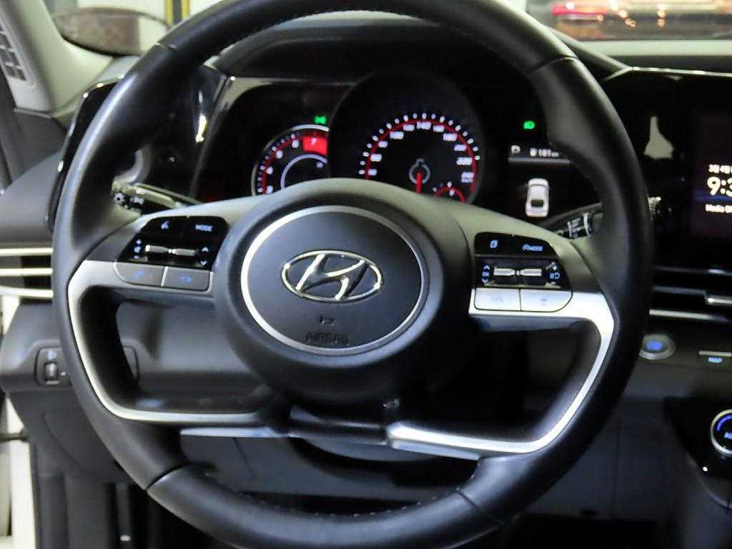 HYUNDAI Avante - Vista 8