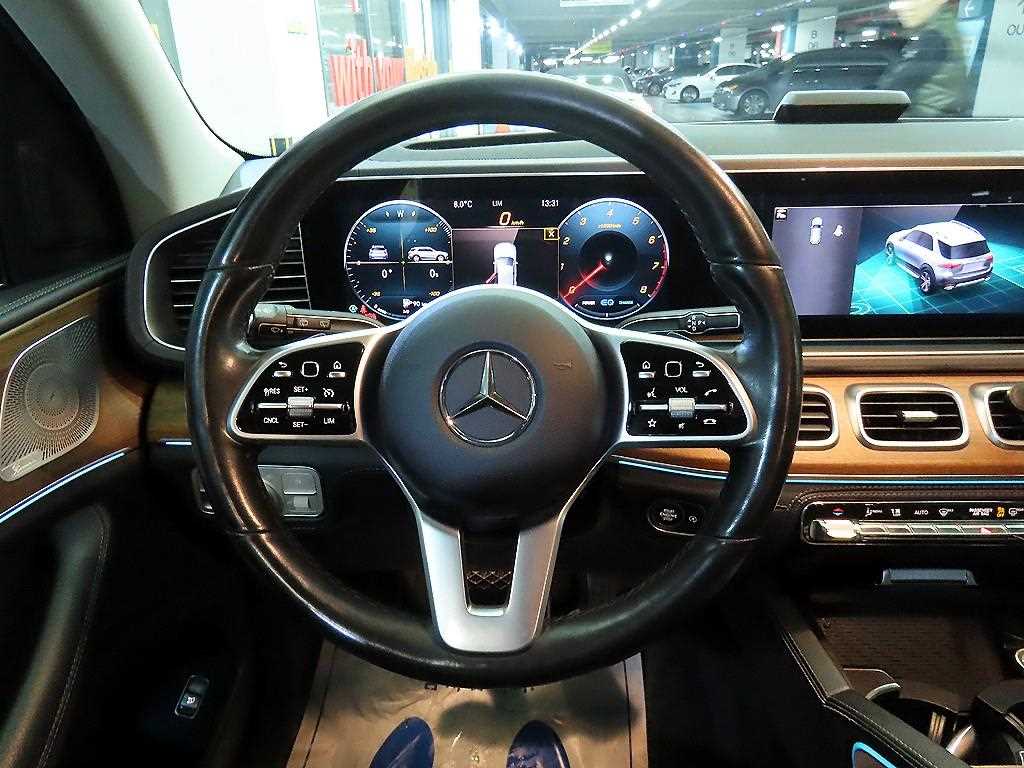 Mercedes Benz GLE Class - Vista 8