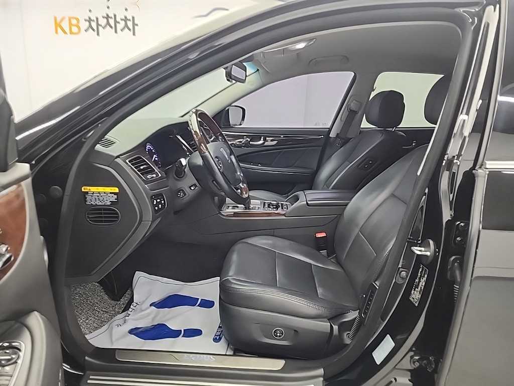 HYUNDAI Equus - Vista 11