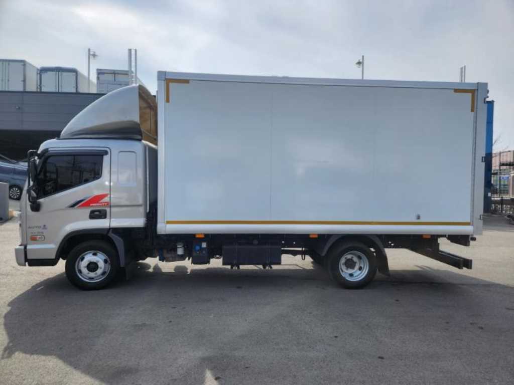 medium and large cargo truck - Vista 7