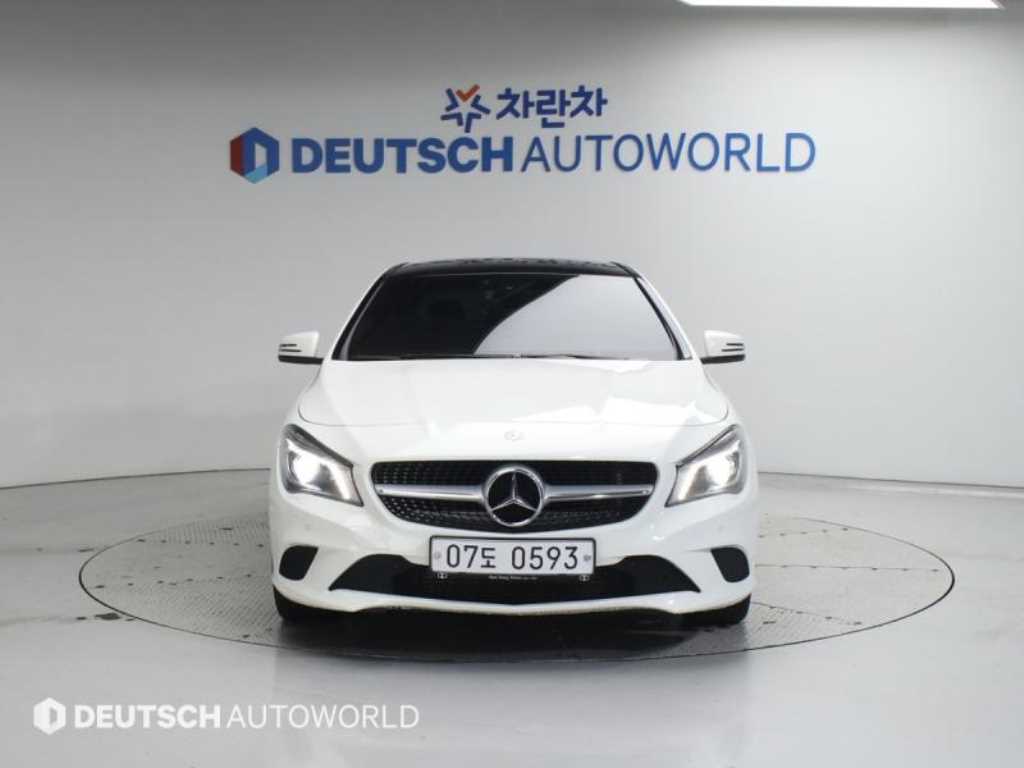 Mercedes Benz CLA Class - Vista 3