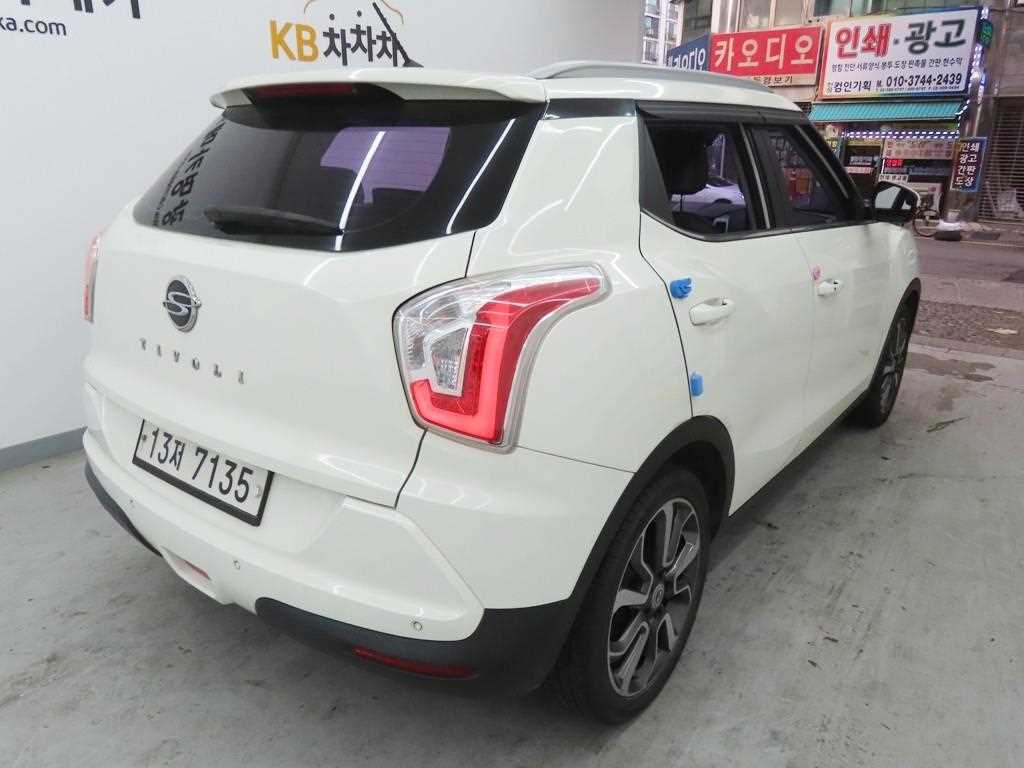 Ssangyong Tivoli - Vista 3