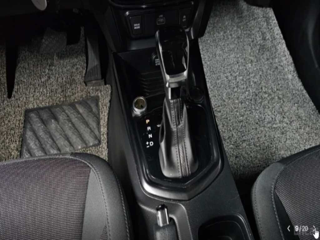 Ssangyong Tivoli - Vista 9