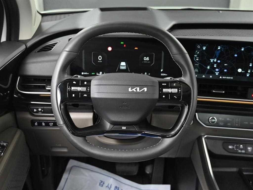 KIA Carnival - Vista 11