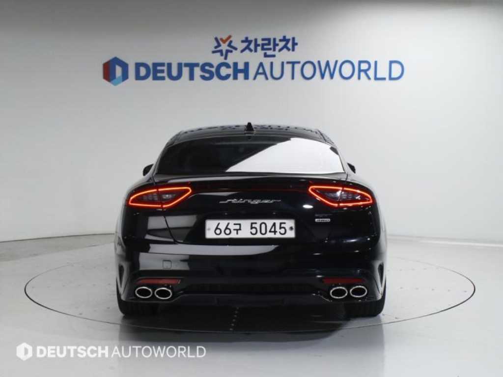 KIA Stinger - Vista 4