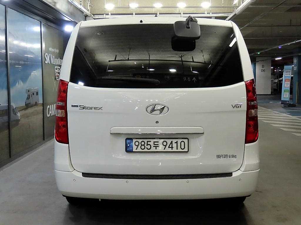 HYUNDAI Starex - Vista 5