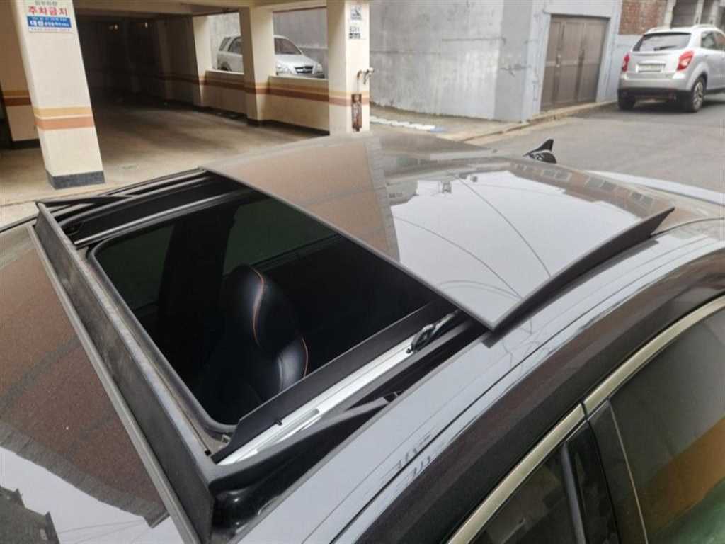 HYUNDAI Sonata - Vista 3