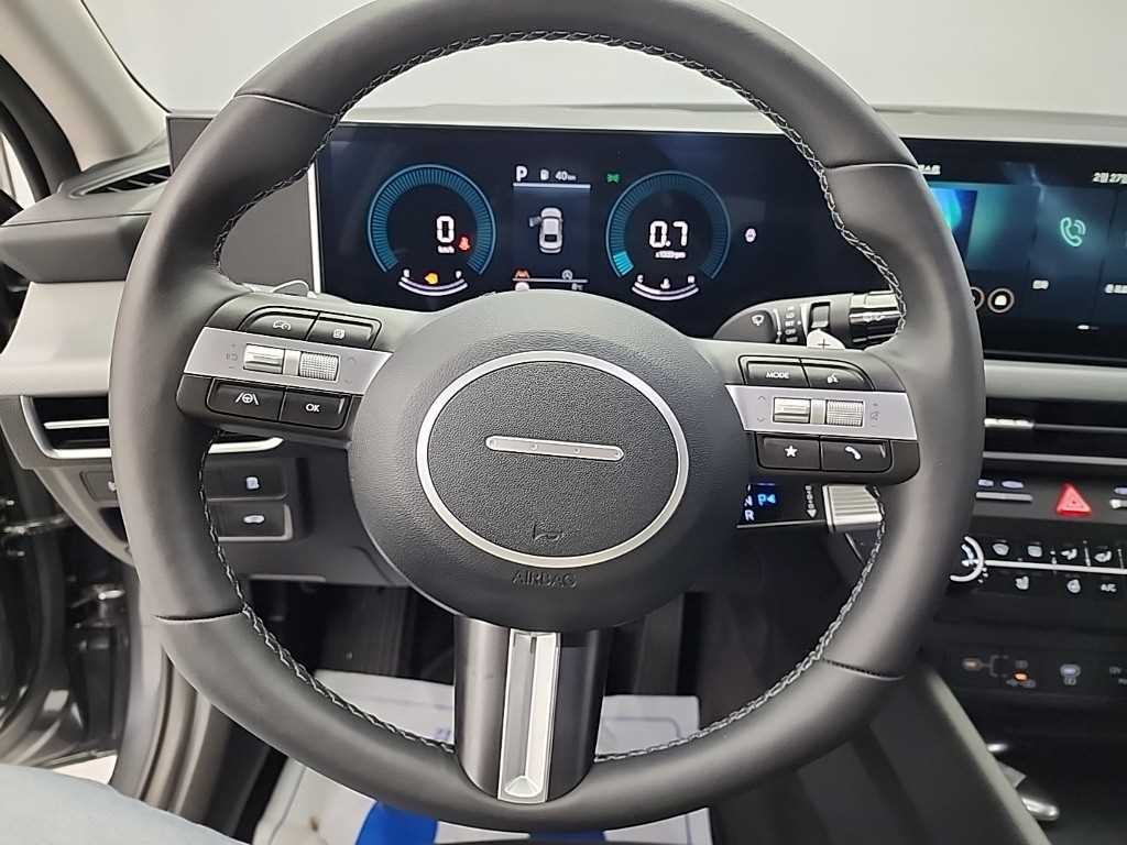 HYUNDAI Sonata - Vista 9