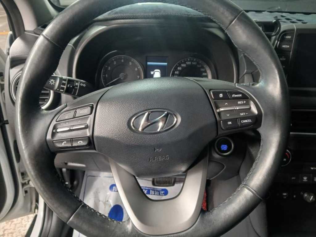 HYUNDAI Kona - Vista 8