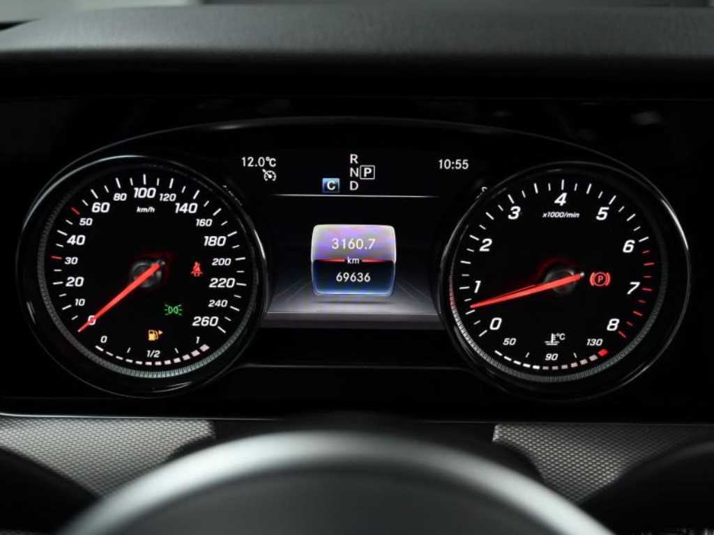 Mercedes Benz E class - Vista 8