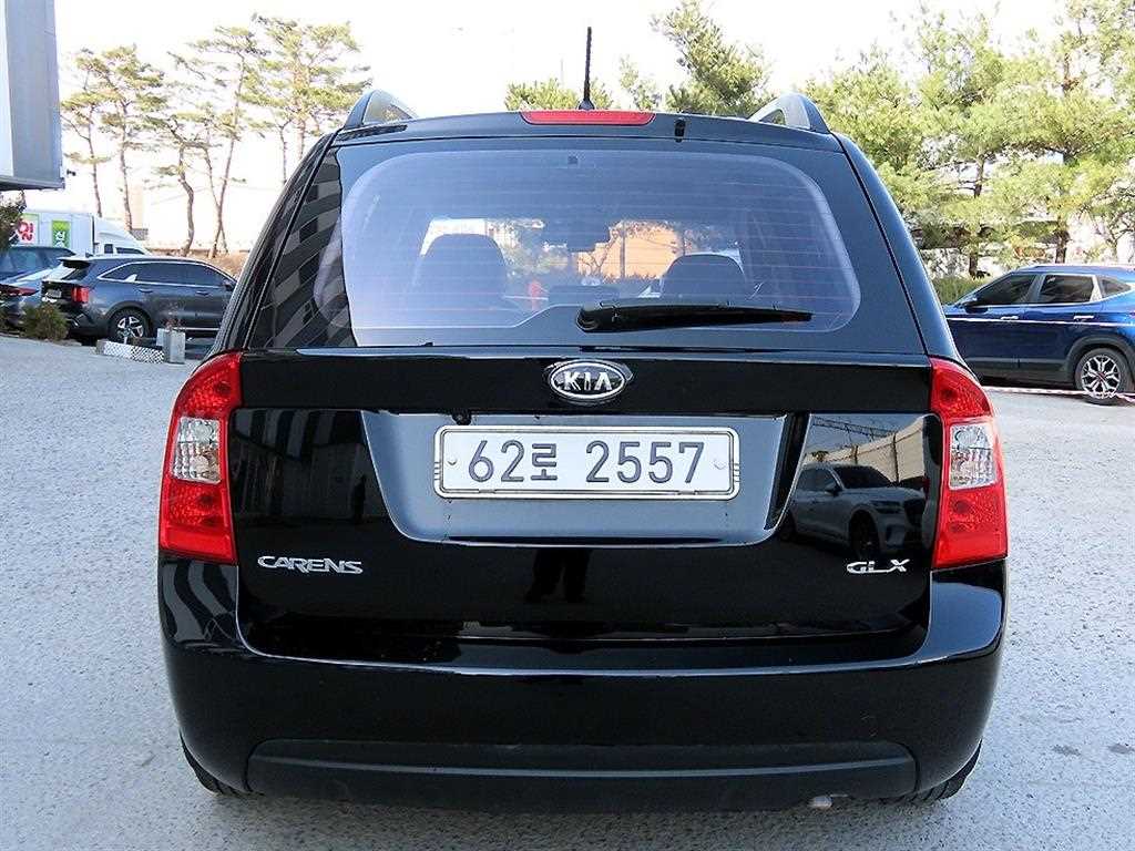 KIA Carens - Vista 4
