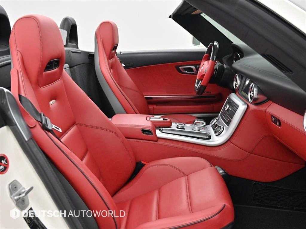 Mercedes Benz SLS AMG - Vista 10