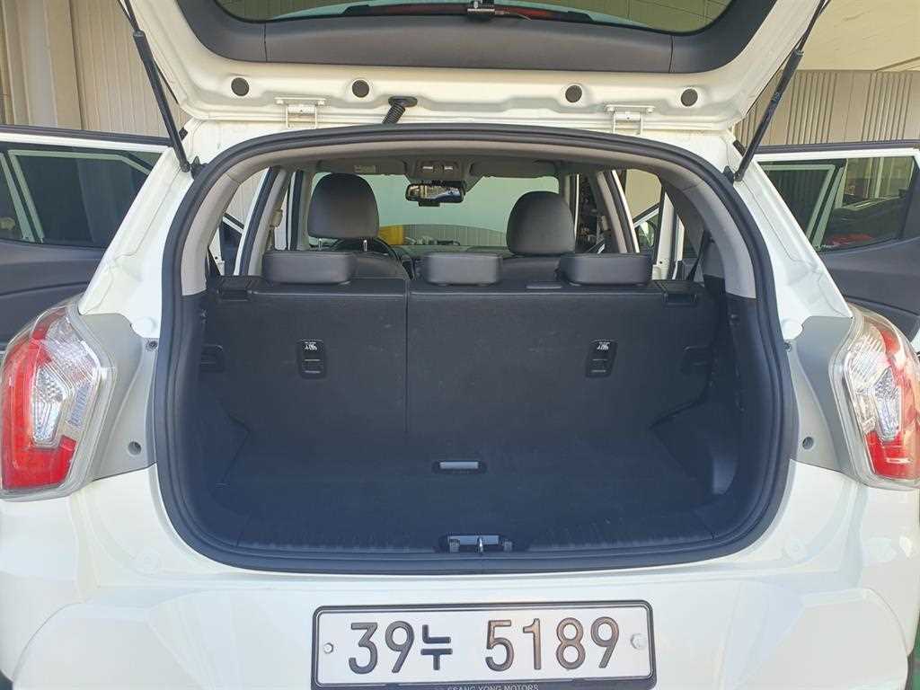 Ssangyong Tivoli - Vista 4