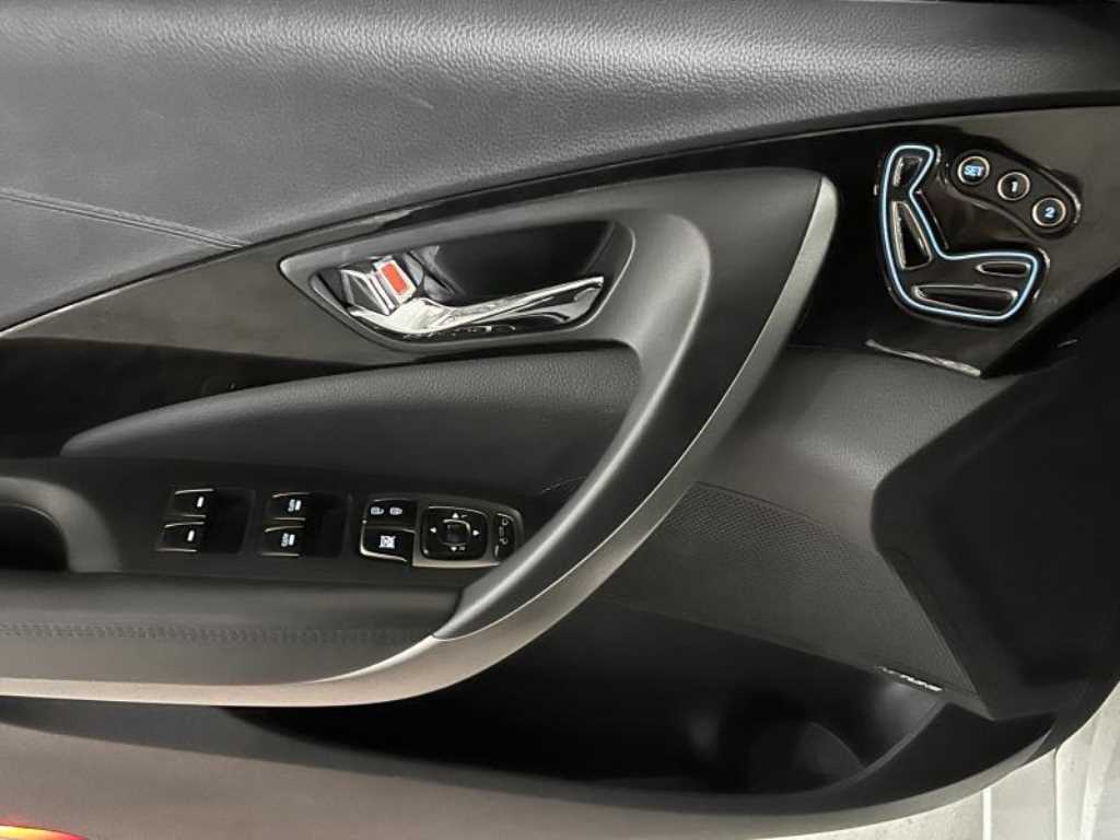 HYUNDAI Grandeur - Vista 12