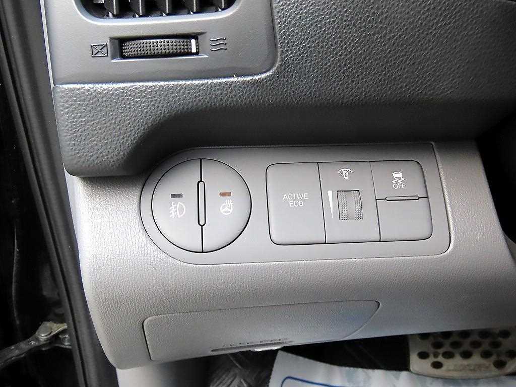 HYUNDAI Starex - Vista 12